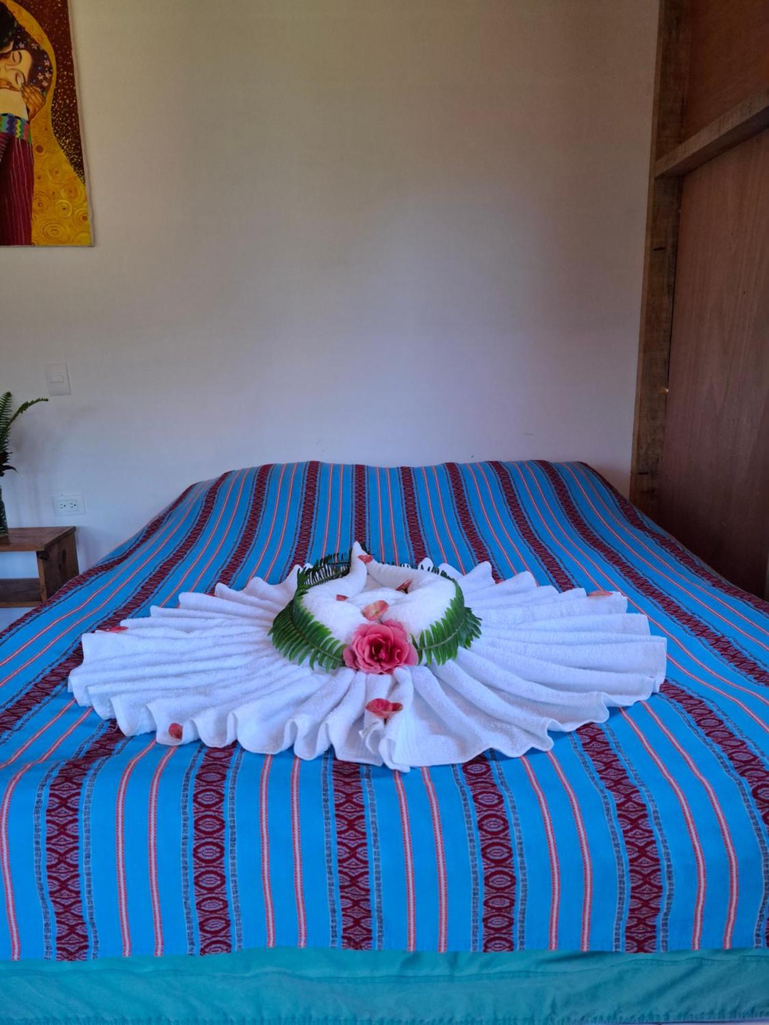 Eco-Hotel Mayachik San Juan La Laguna Extérieur photo